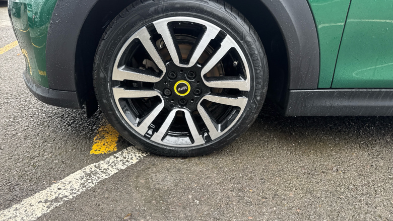 MINI Hatchback 135kW Cooper S Level 2 33kWh 3dr Auto Electric Hatchback